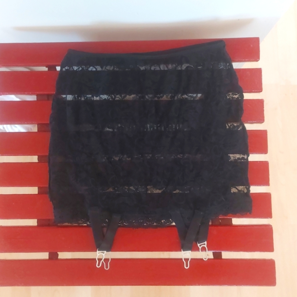 Black Lace Skirt (Small)